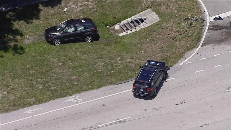 Fatal crash shuts down westbound lanes of Sample Road in Coconut Creek