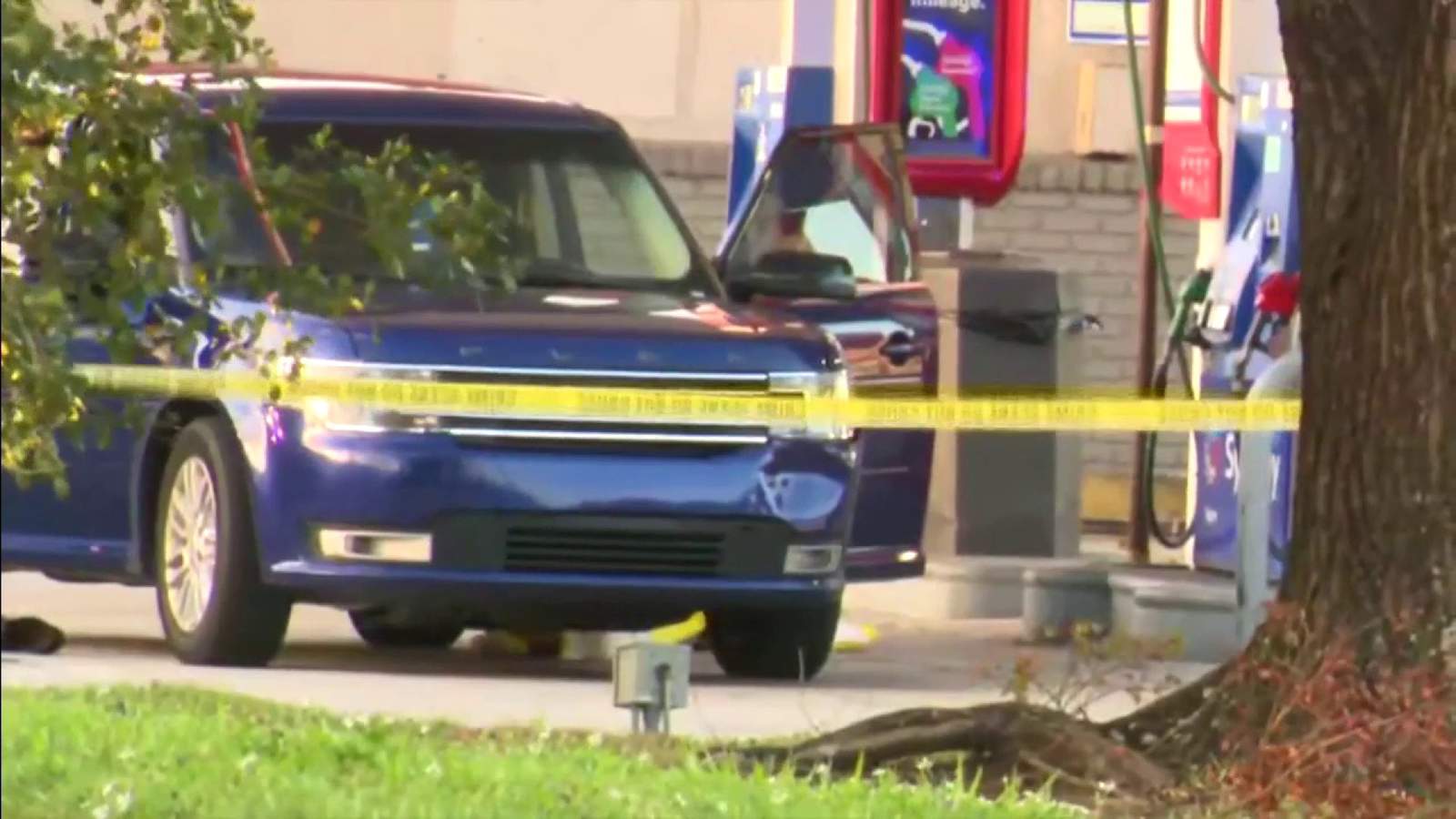 BSO: Car with 3 shooting victims ends up at Pompano Beach gas station, 1 person dead