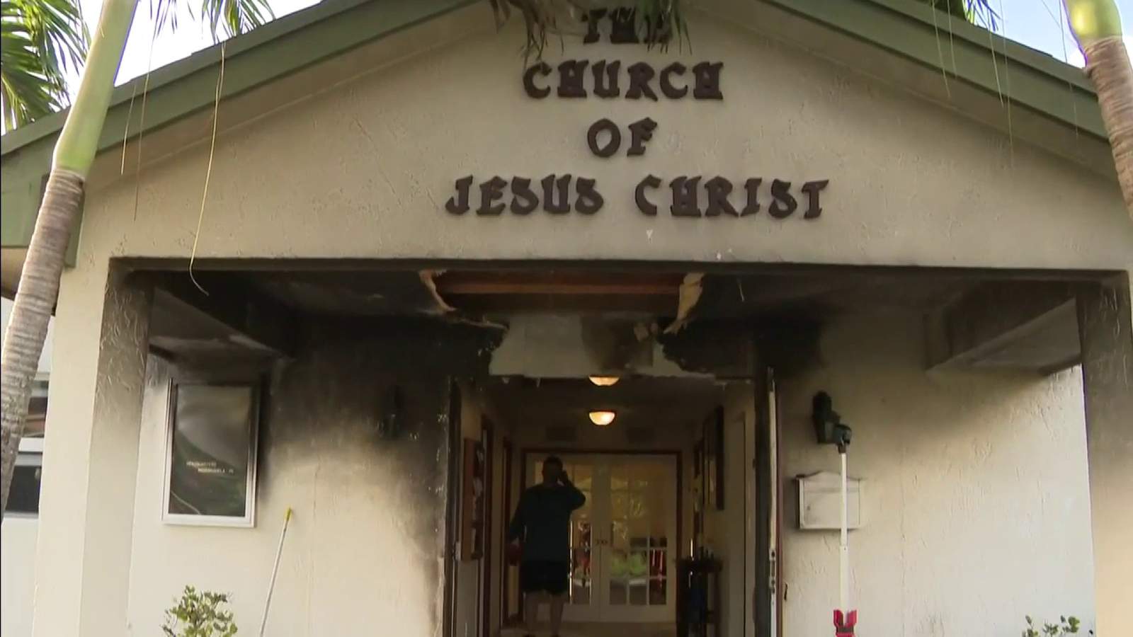 Pastor en Hollywood dice que incendio en su iglesia fue intencional