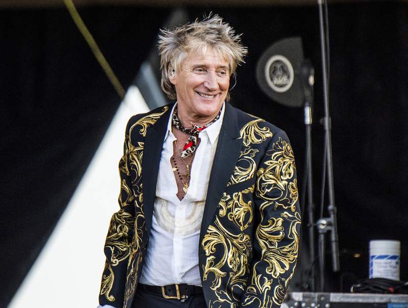 Rod Stewart's plea deal on battery charge falls through