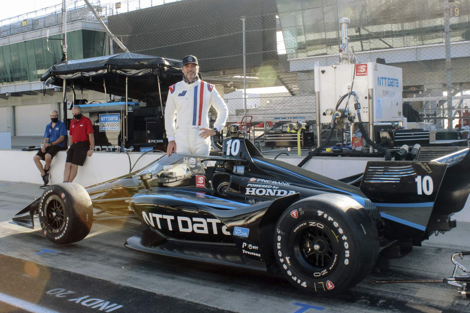 NASCAR champ Johnson enamored with IndyCar after test