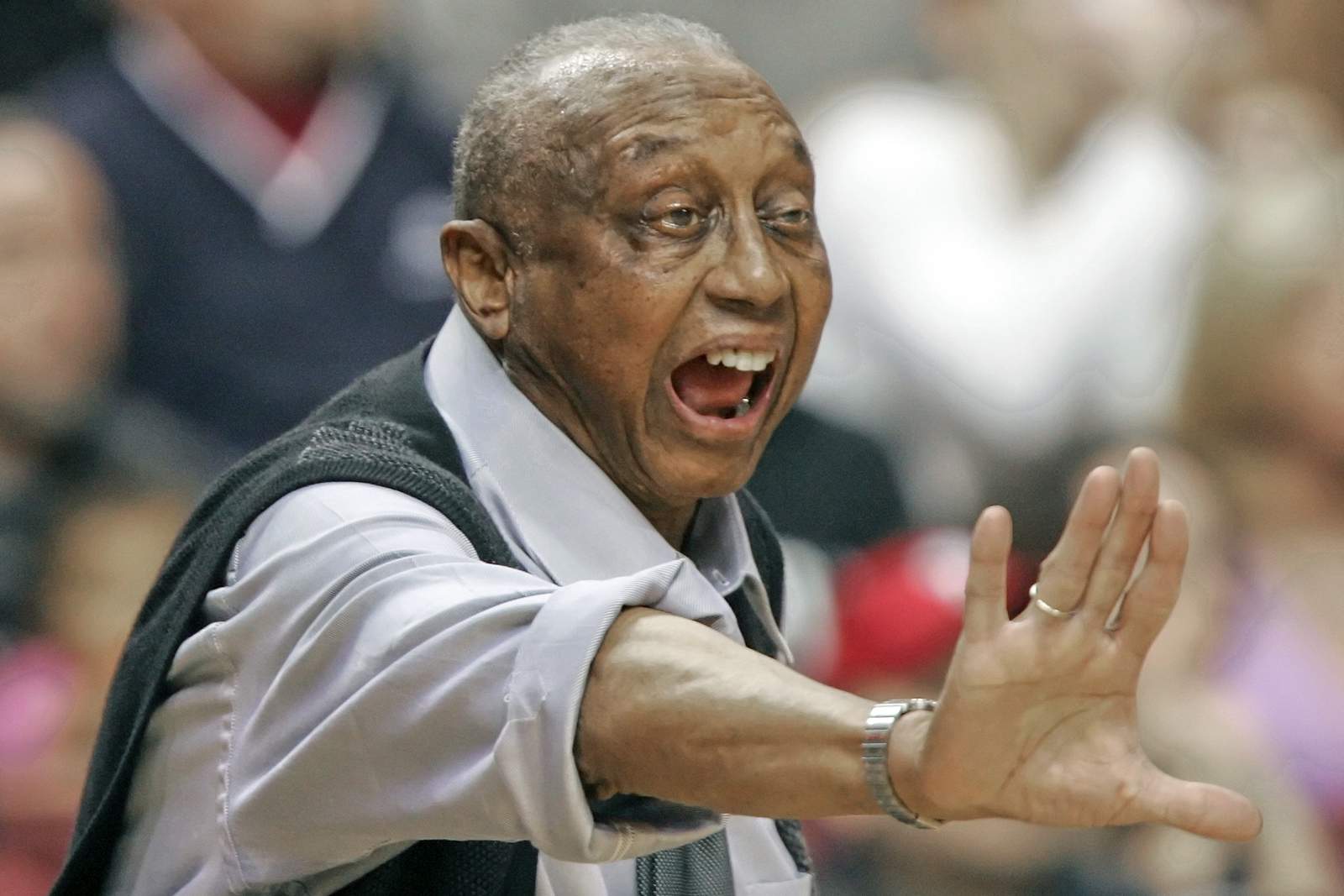 John Chaney, commanding Temple basketball coach, dies at 89