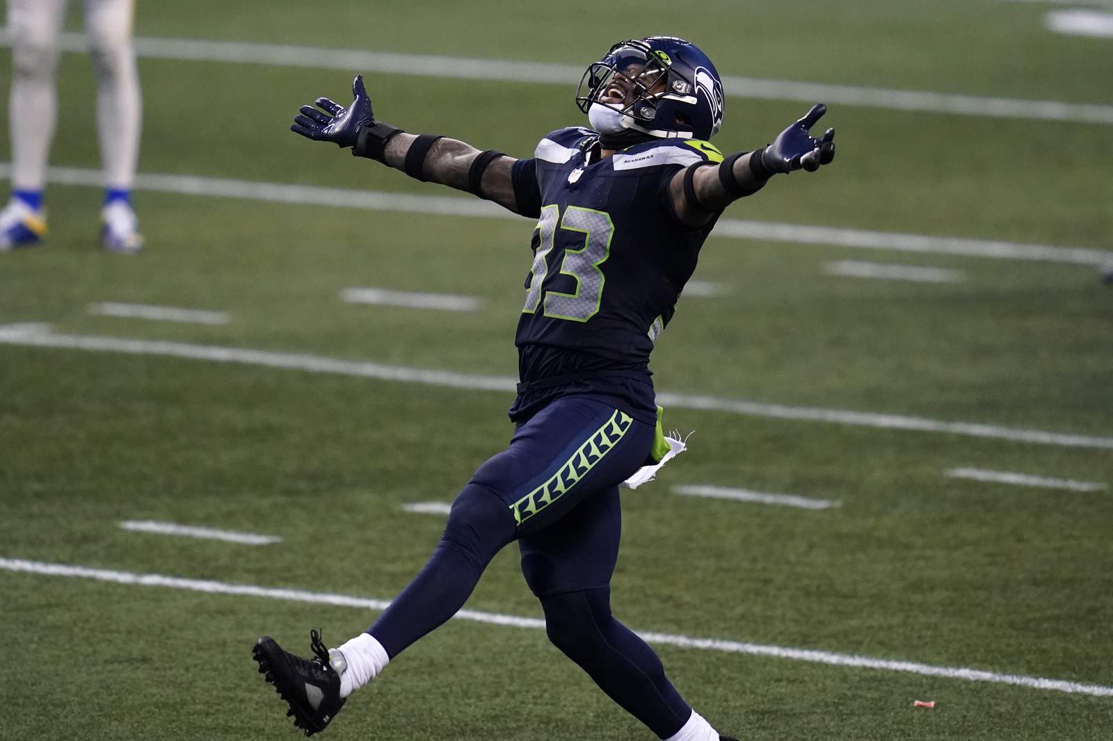Seahawks wrap up NFC West title with 20-9 win over Rams