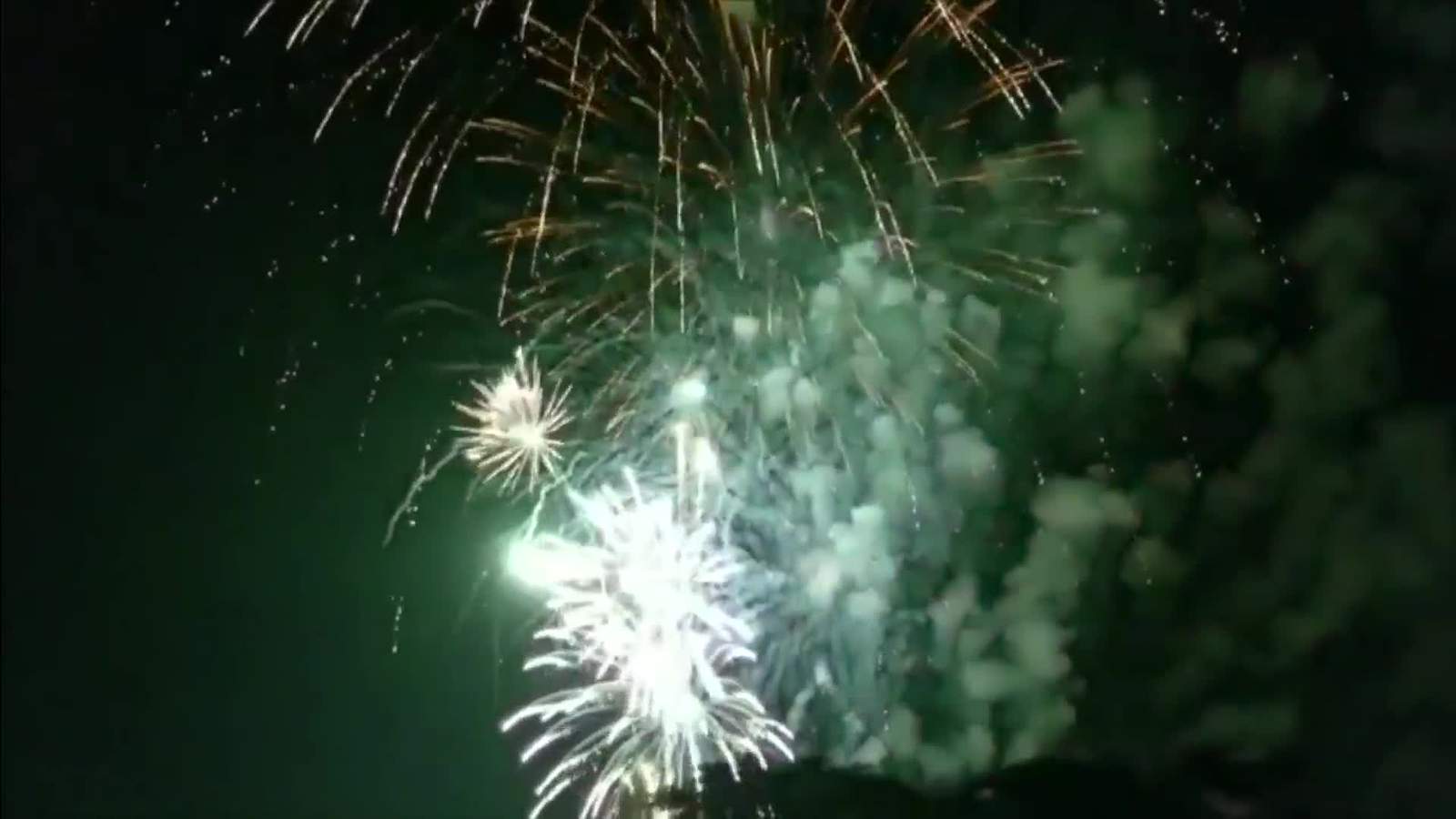 Miami Beach sees crowds, plans fireworks for New Year’s Eve