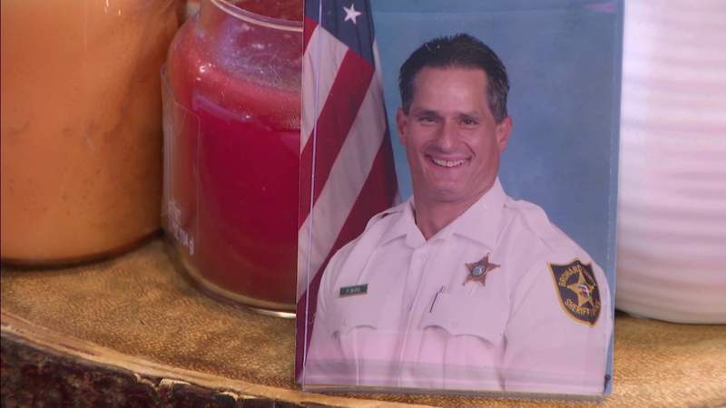 Family of corrections officer battling COVID-19 in ICU trying to stay positive