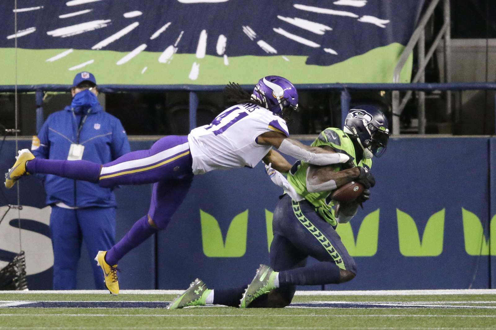 Late Wilson magic gives Seahawks 27-26 win over Vikings