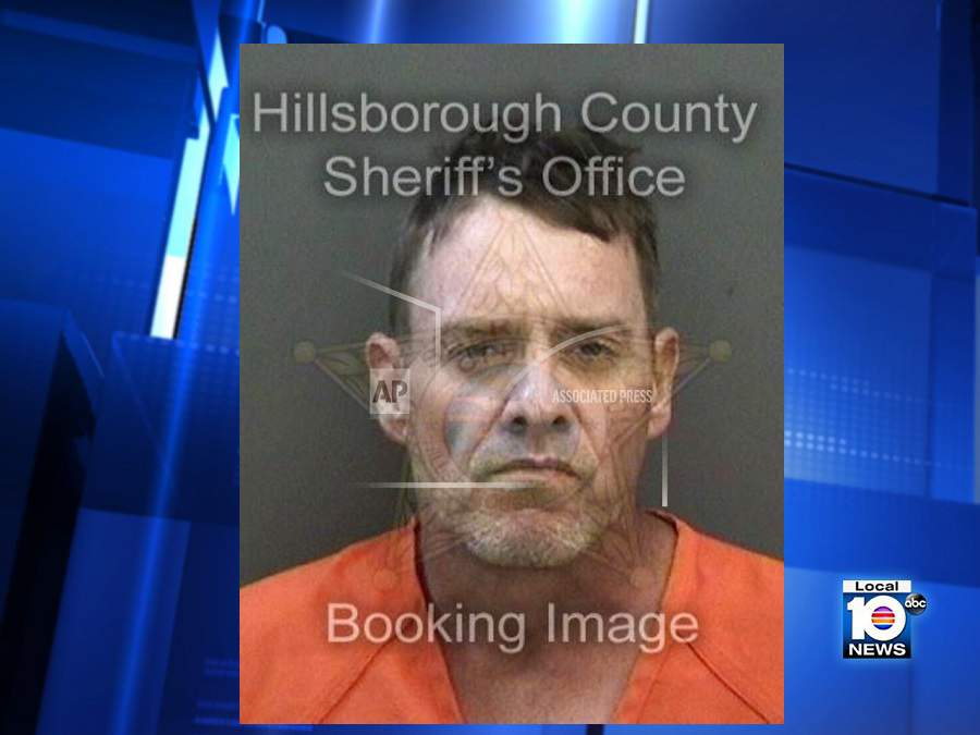 Florida man arrested for tossing golf clubs into highway traffic, punching trooper