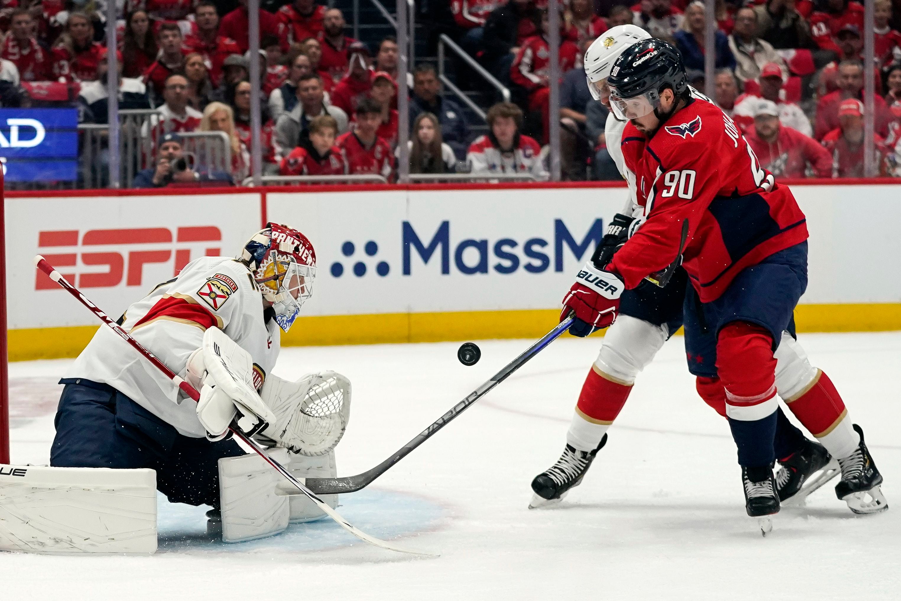 Capitals rally late, stun top-seeded Panthers in Game 1