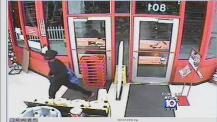 Masked Man Woman Rob Plantation Autozone At Gunpoint