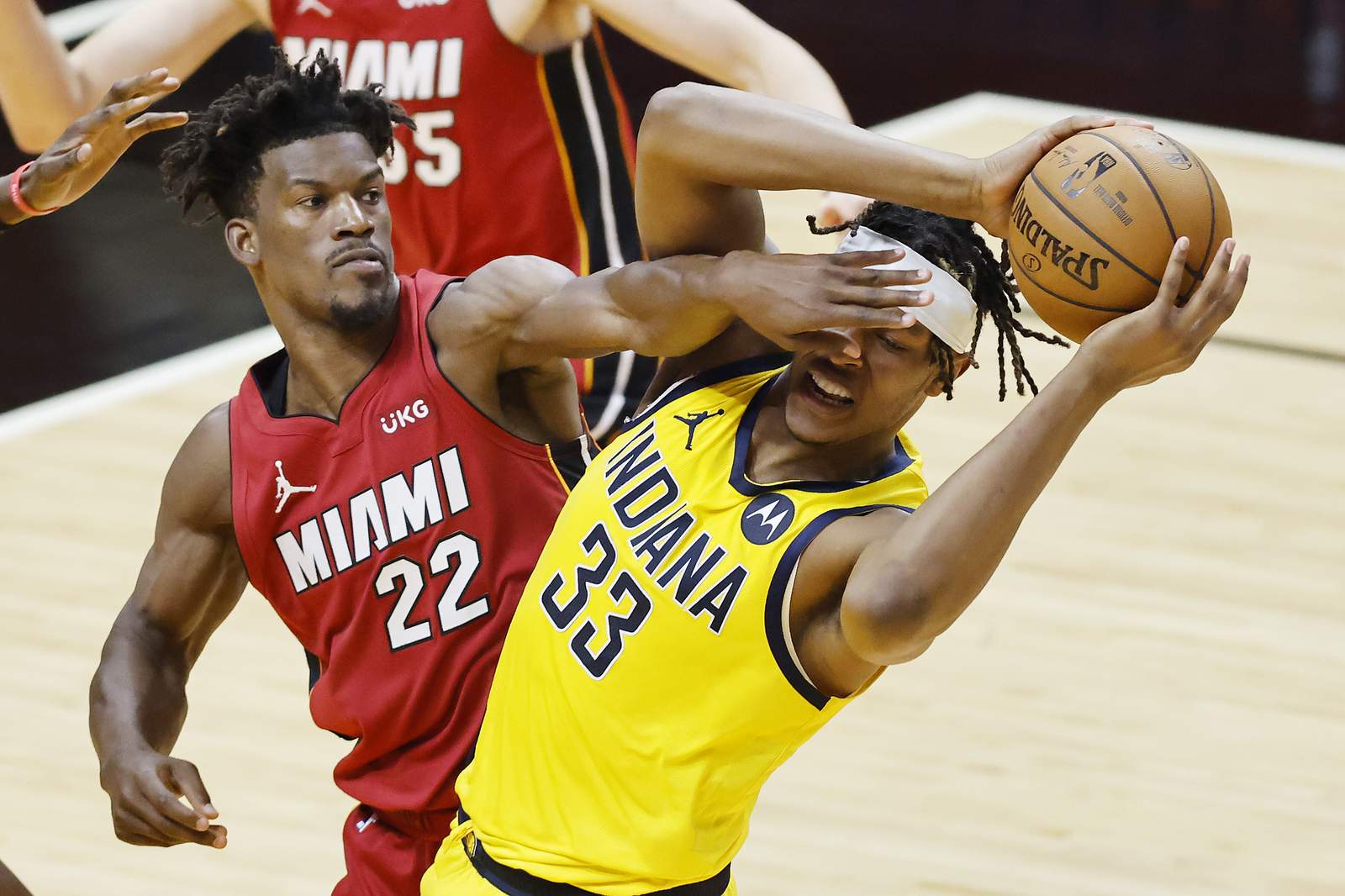 Heat turns up defensive pressure in 92-87 win at Indiana