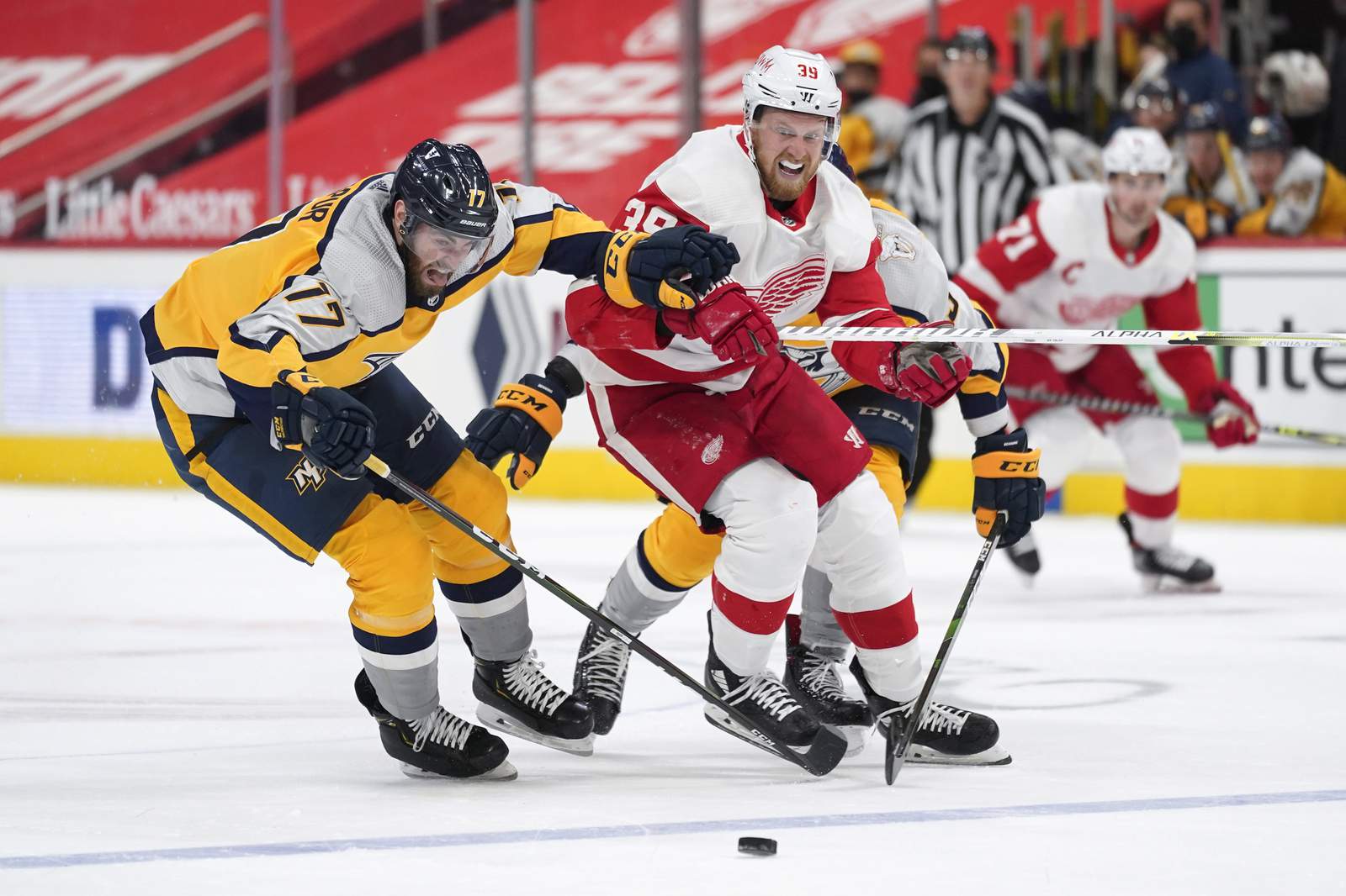 No cap crunch for Capitals, who land Mantha at deadline