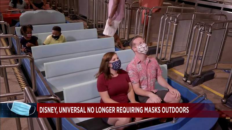 Walt Disney World de Florida y Universal Studios aflojaron los requisitos de la máscara pandémica