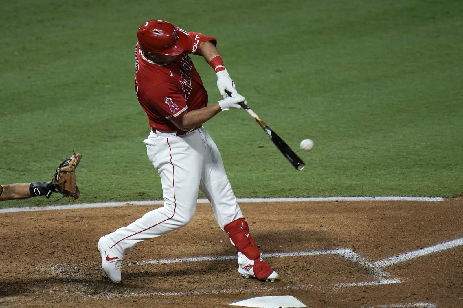 Trout ties Salmon's Angels career HR record with No. 299