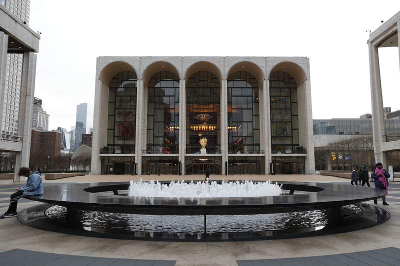 Met Opera and orchestra reach deal, allowing season to start