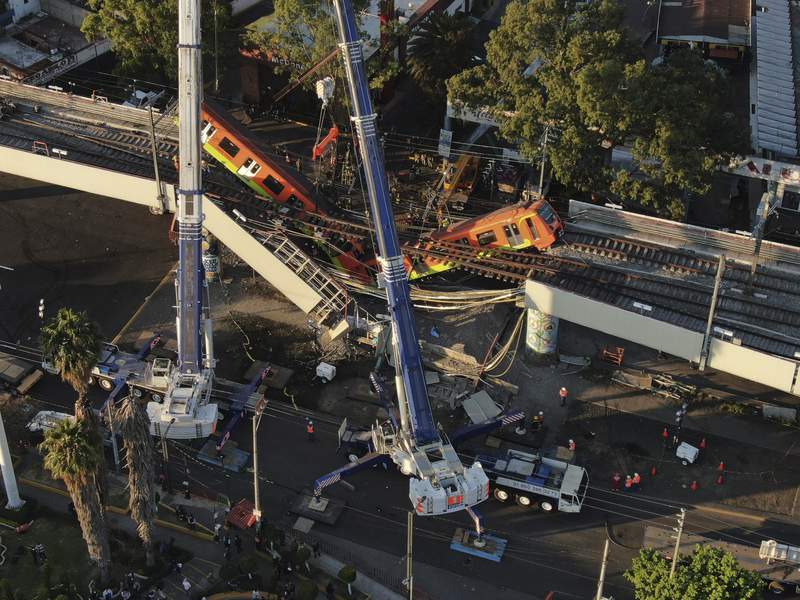 Accidente del metro de Ciudad de México pega a trabajadores