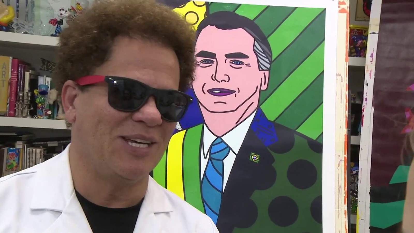 Miami artist Romero Britto welcomes Brazilian President Jair Bolsonaro to Wynwood studio