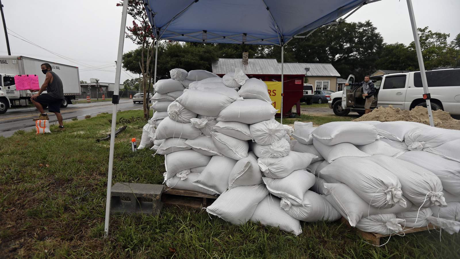 Hurricane Isaias makes landfall in North Carolina