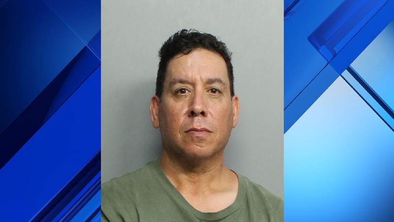 Man accused of firing gun inside apartment, threatening to shoot officers in Miami Beach