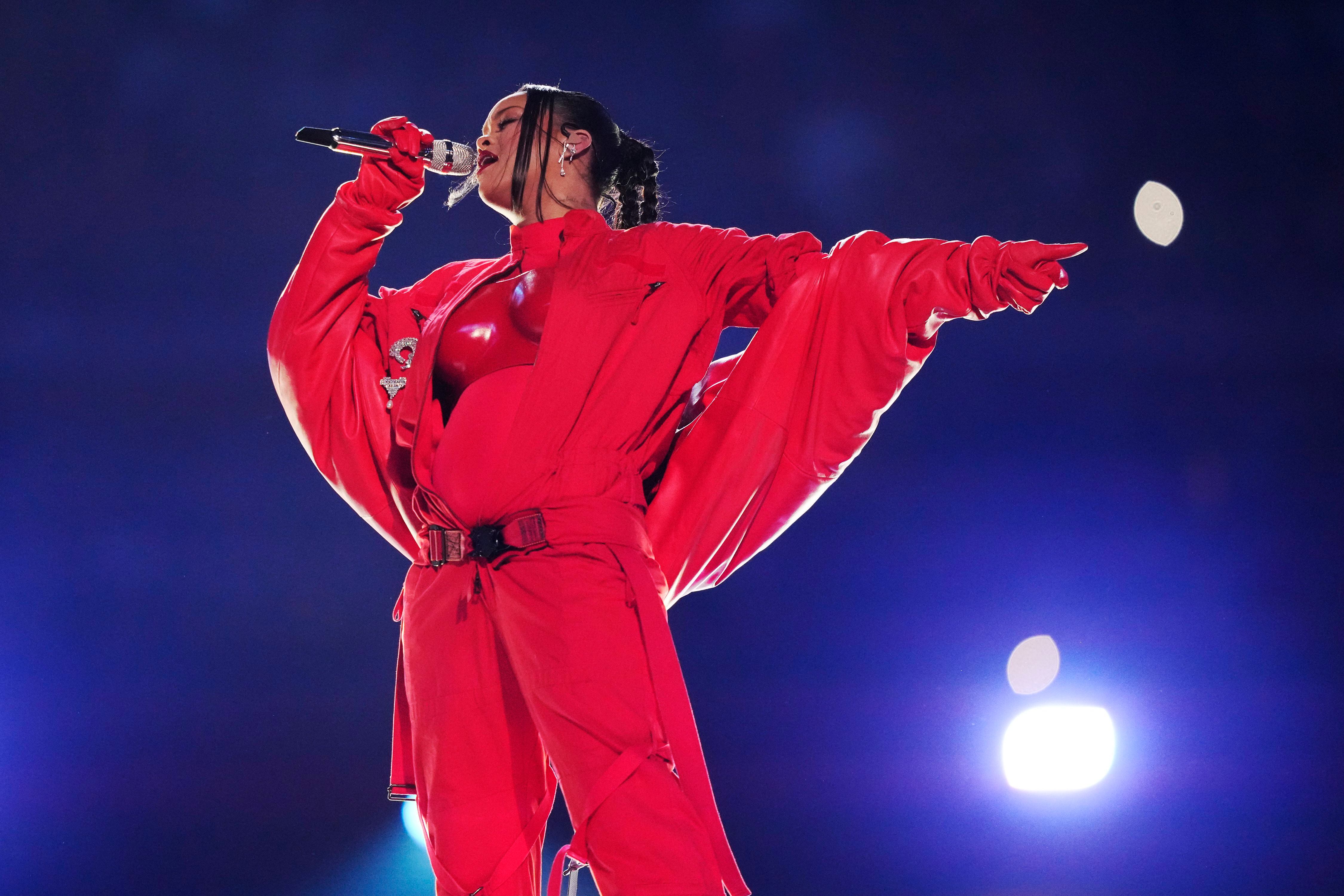 ¿Cuándo se presenta Rihanna en el Super Bowl
