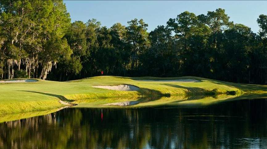 Golfer drowns while searching for ball at Florida country club