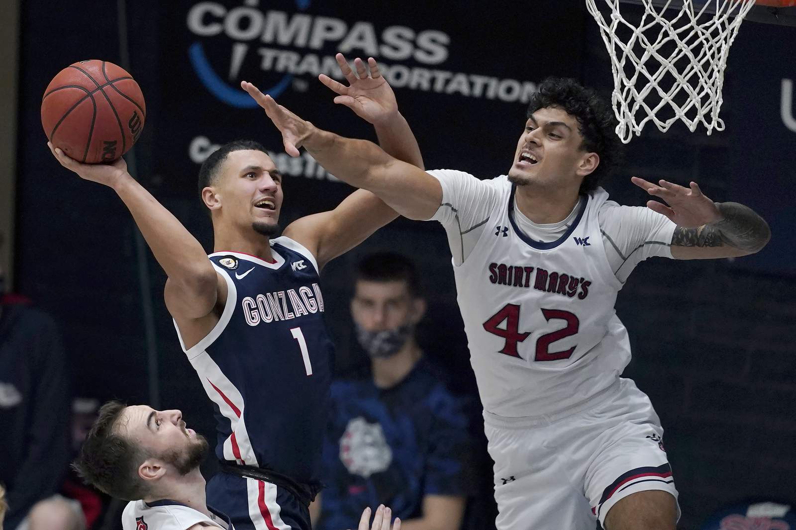 No. 1 Gonzaga overcomes slow start, beats Saint Mary's 73-59