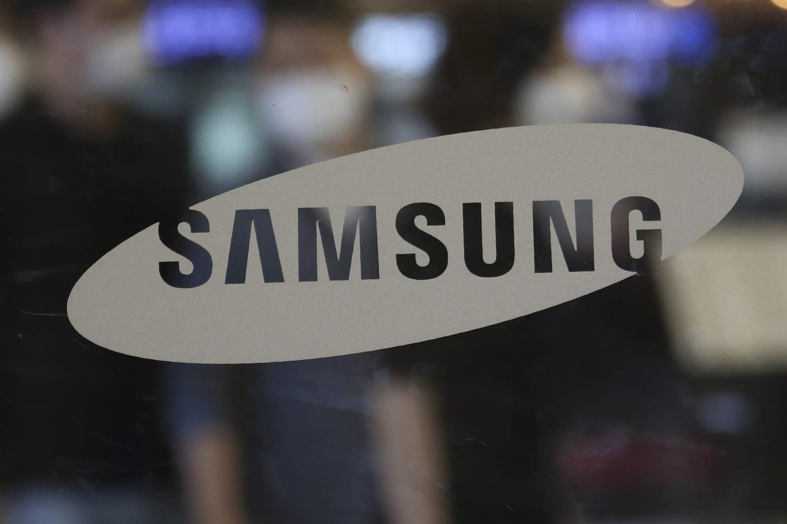 Samsung's new phones test consumer demand for pricey gadgets