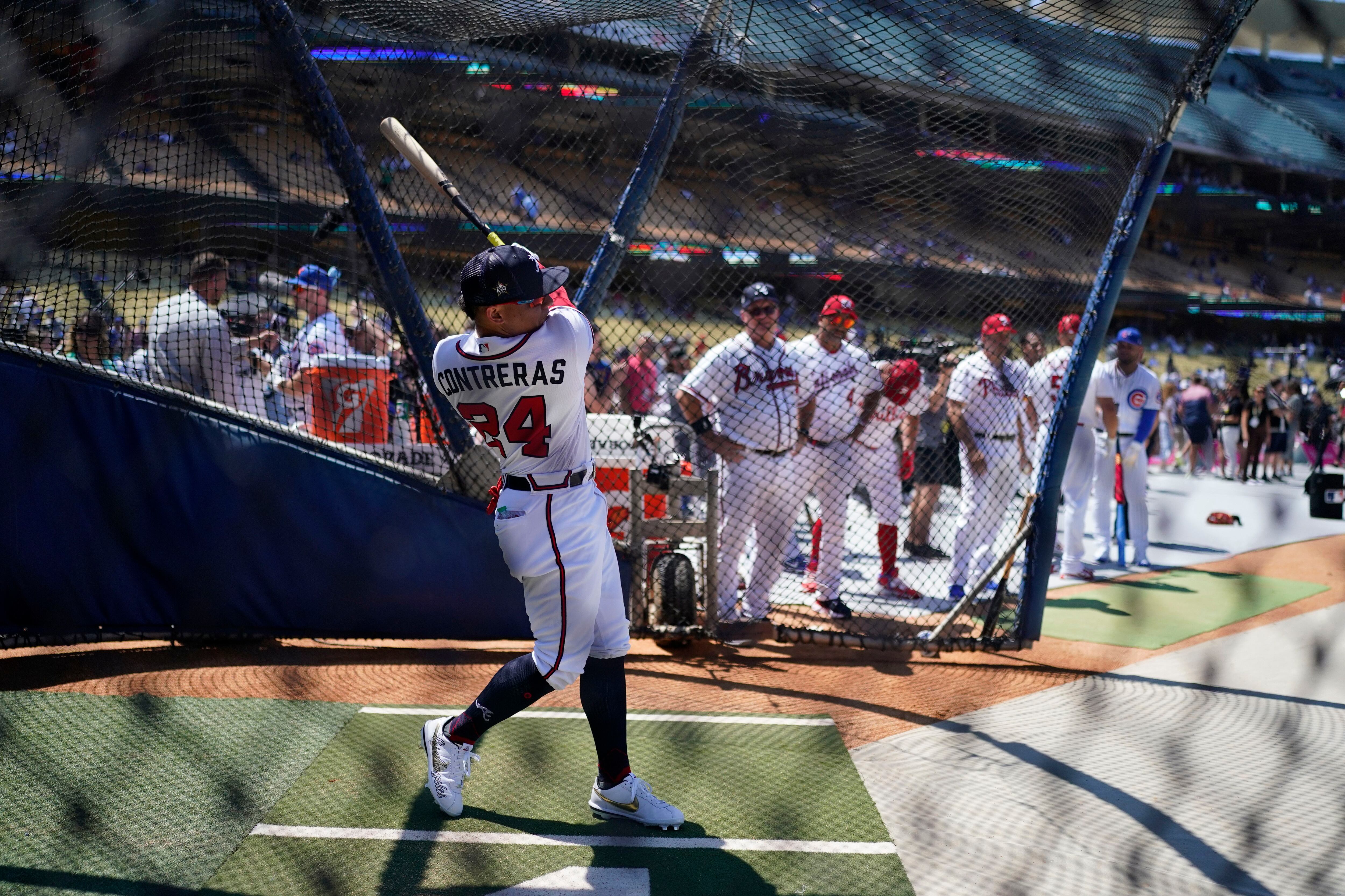 MLB Field of Dream Game: Fans have mixed feelings over jerseys