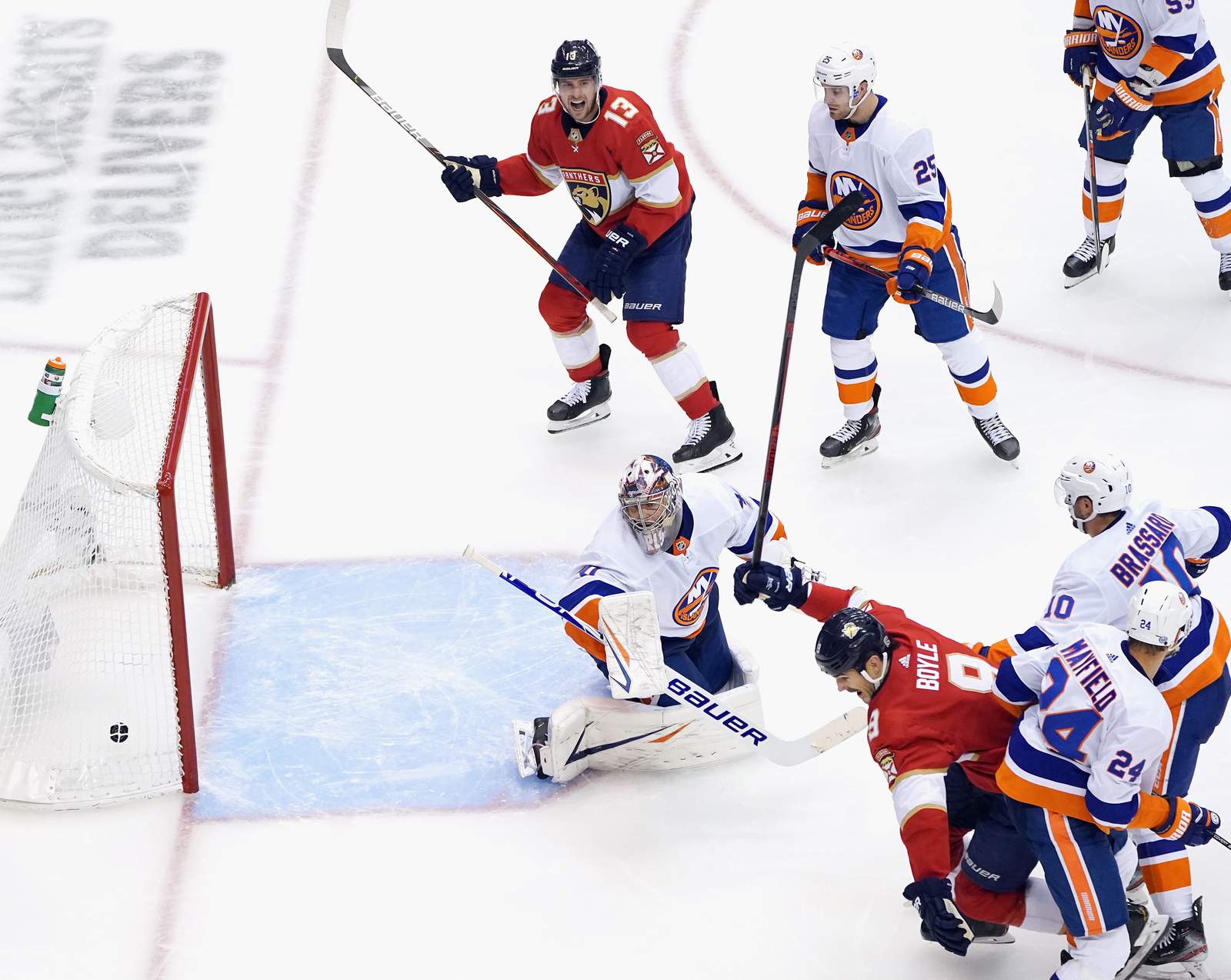 Panthers avoid elimination, beat Islanders 3-2 in Game 3