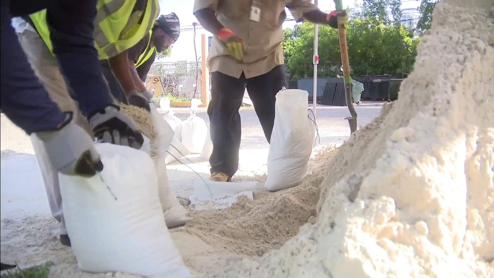 South Florida cities offering free sandbags to residents ahead of Hurricane Isaias