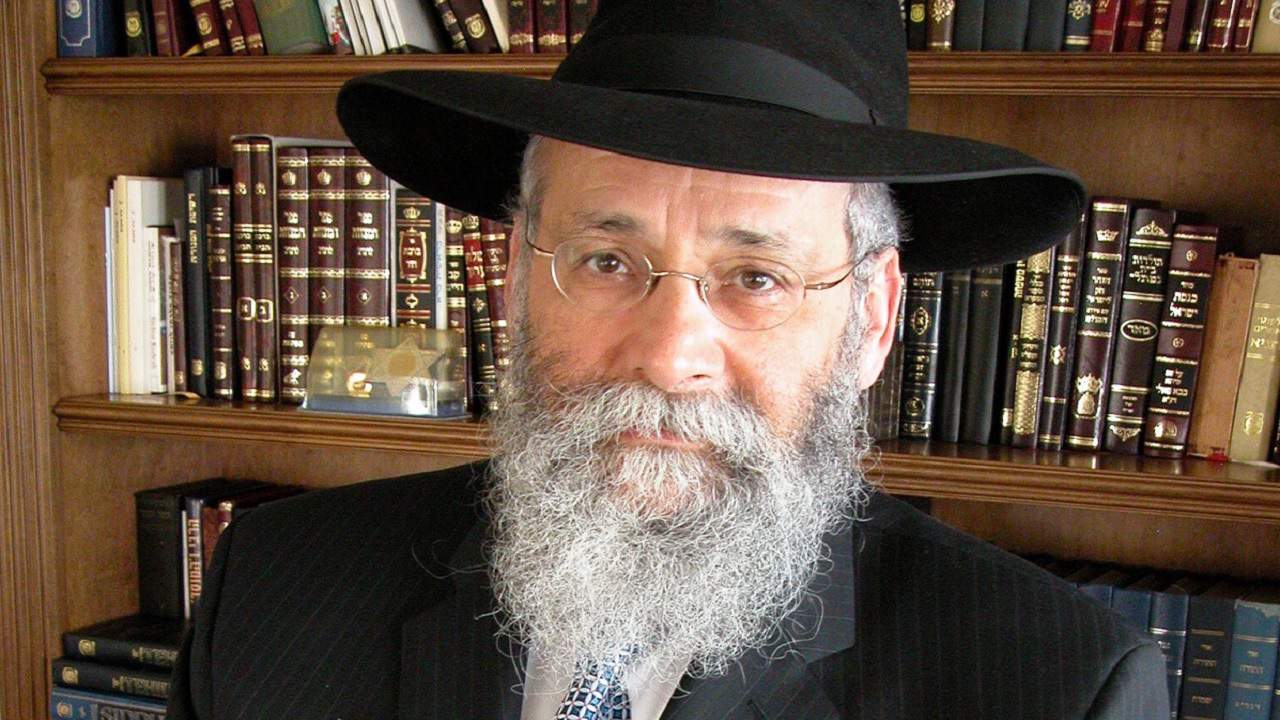 Surfside rabbi conducts virtual religious services after recovering from novel coronavirus