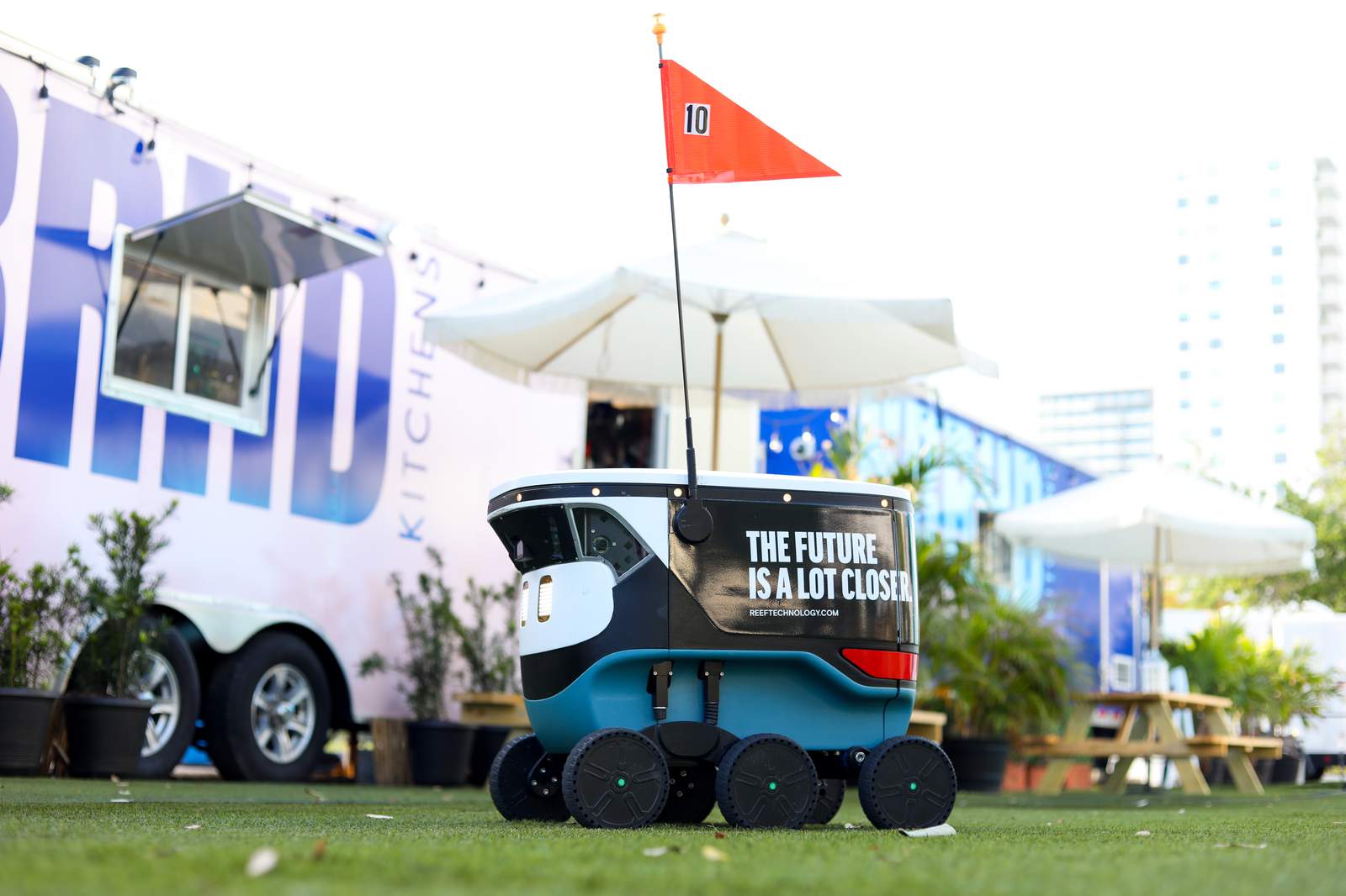 Robot delivery ‘drivers’ are officially roaming around Downtown Miami