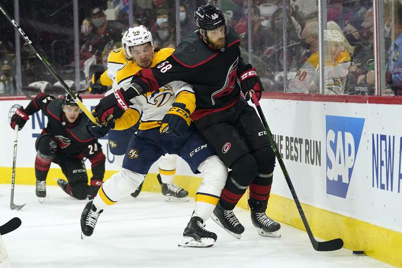 Staal, Niederreiter lift Hurricanes past Predators 5-2