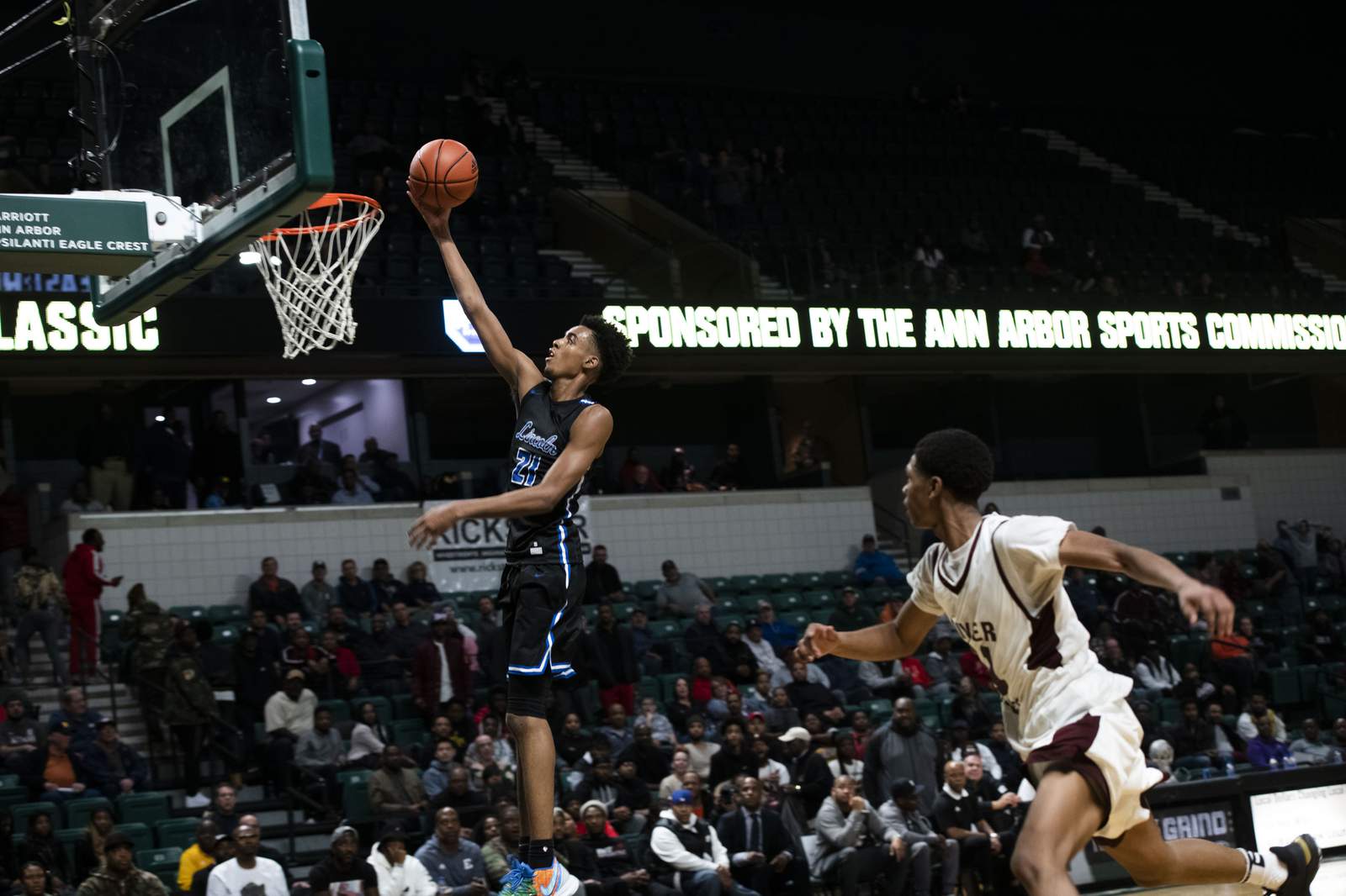 Bates Becomes 1st Sophomore To Win Gatorade Prep Hoops Award