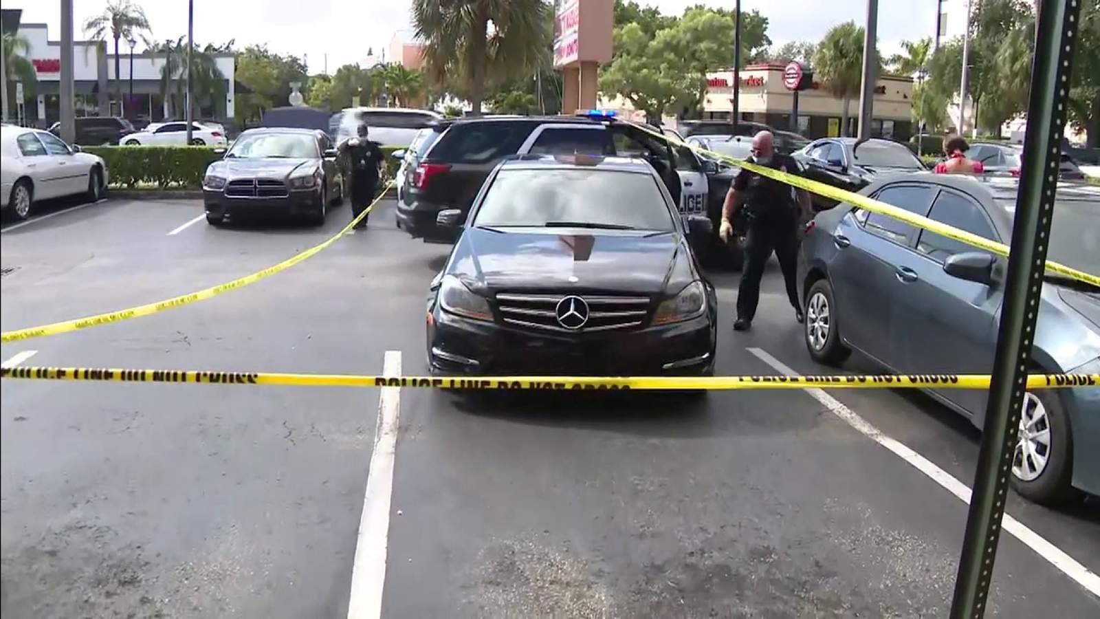 Car pulls into North Miami urgent care for help after 2 people shot