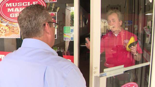 Live Roaches Roach Excrement Found At Miami Gardens Kfc