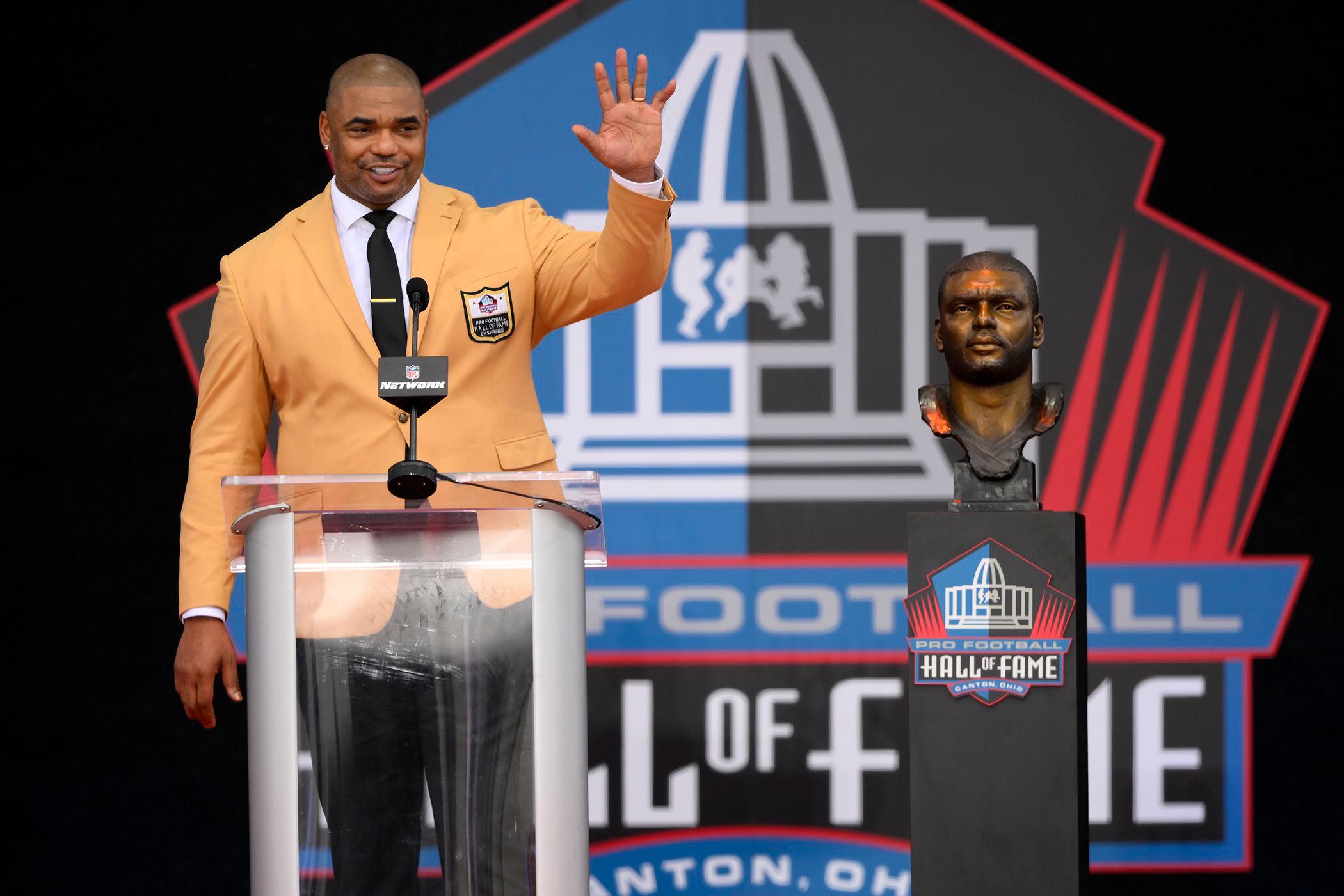 Dick Vermeil elected to the Pro Football Hall of Fame