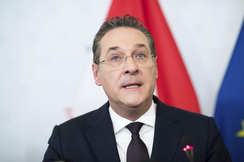 Austrian far-right party leader Hofer resigns