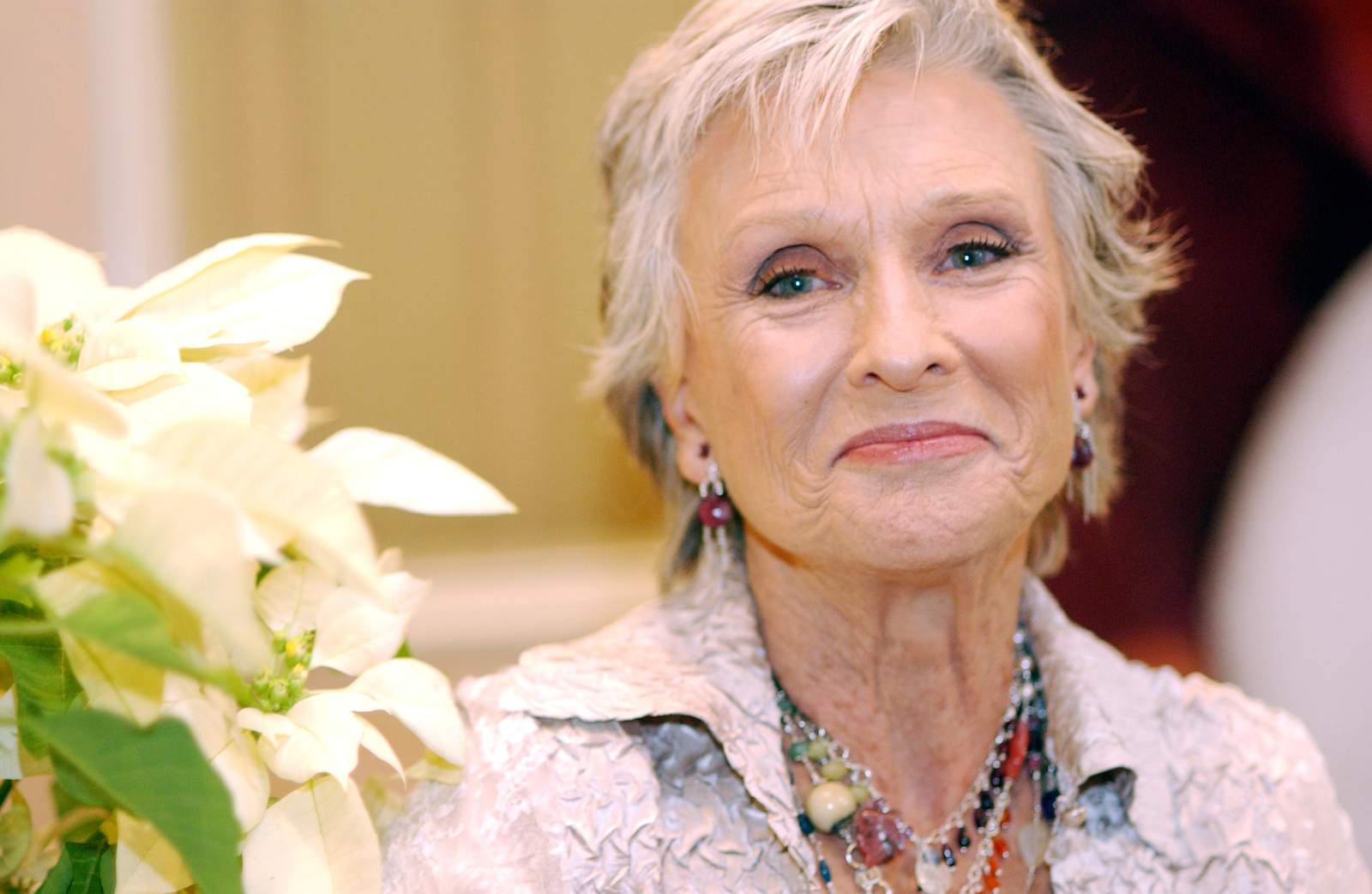 Oscar-winning, 'irreplaceable' Cloris Leachman dies at 94