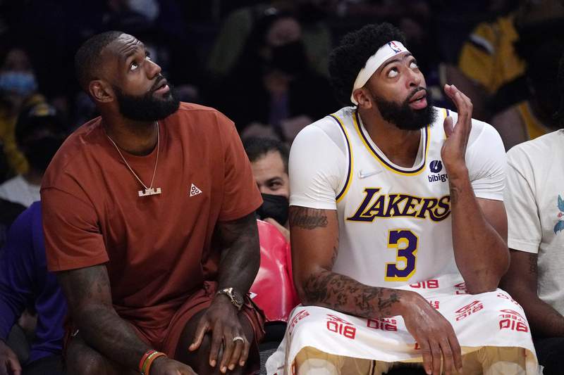 Nets beat Lakers as most stars sit in preseason opener