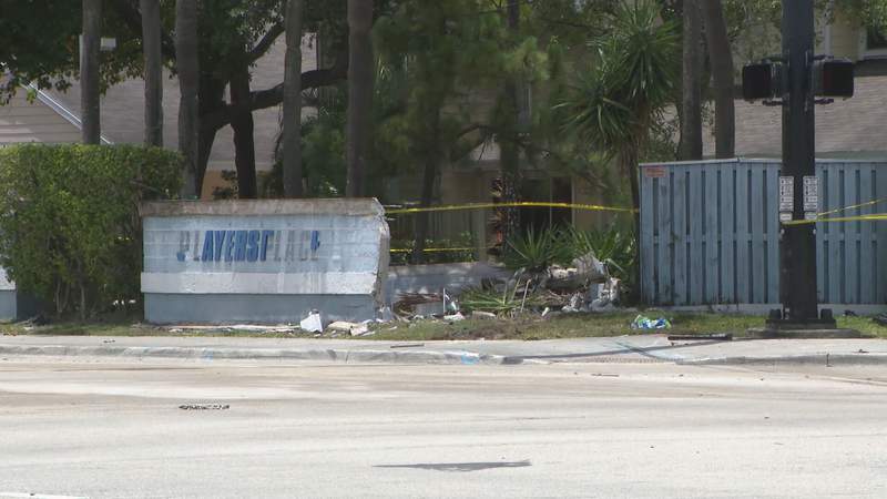 Police: 4 people inside speeding SUV killed in North Lauderdale crash