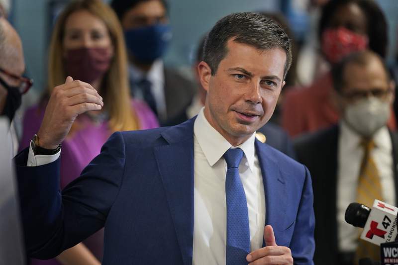 Buttigieg cheers spaceflight, says he'd go 'in a heartbeat'