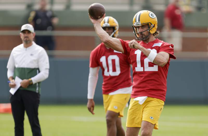 Rodgers works out with Packers, then details his concerns