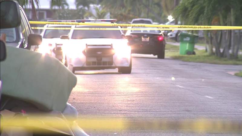 Location a mystery after 2 victims found in car in SW Miami-Dade were shot somewhere else, police say