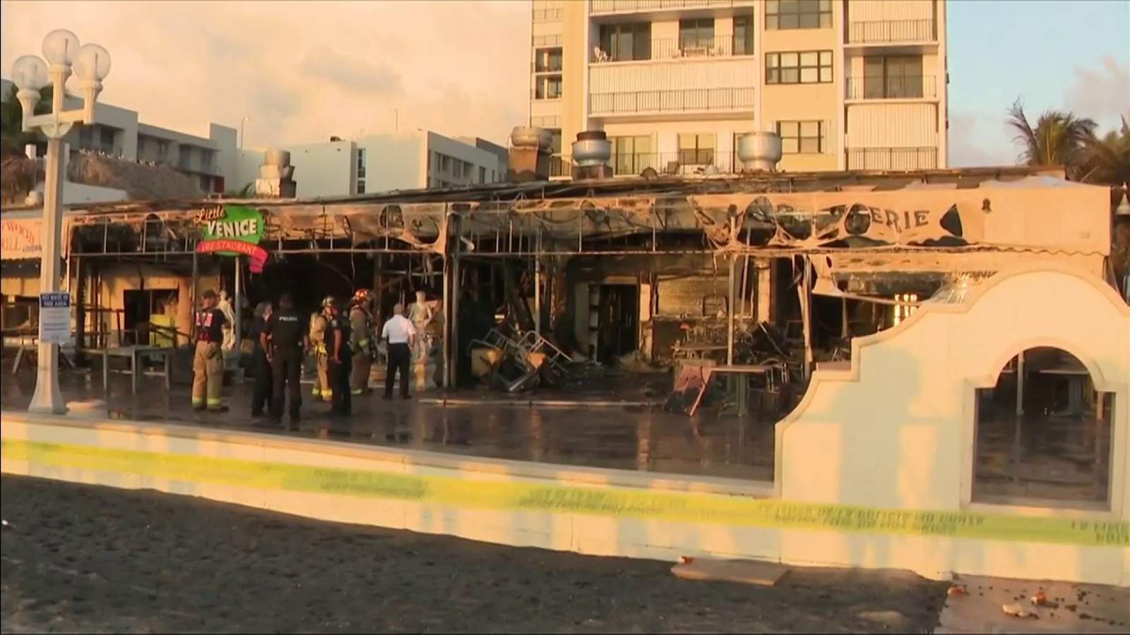 Fire destroys restaurant in Hollywood