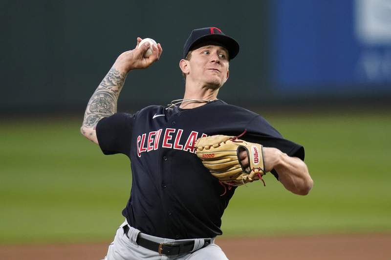 Plesac takes no-hitter into 8th as Indians top Mariners 4-2