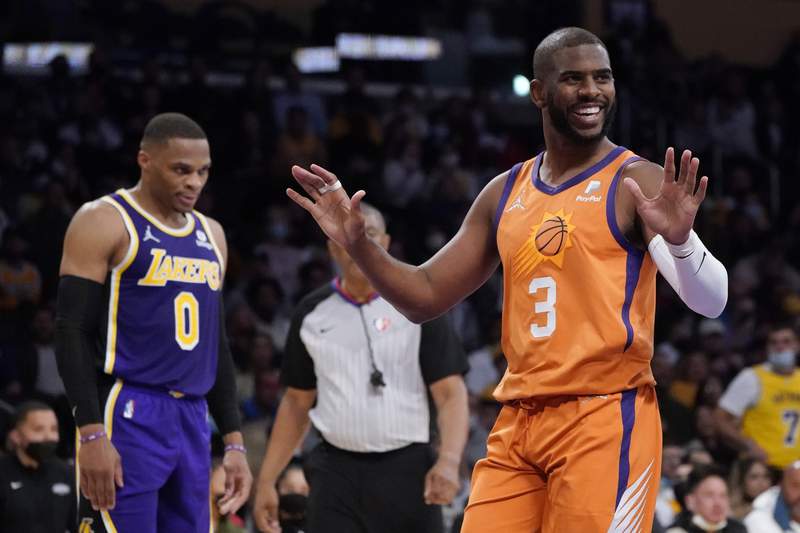 CP3 hits milestone, leads Suns past shaky Lakers, 115-105