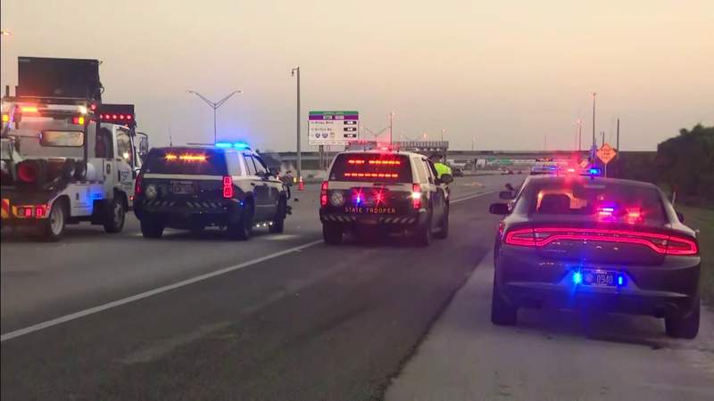 Man fatally struck by two vehicles while crossing I-75 in Northwest Miami-Dade