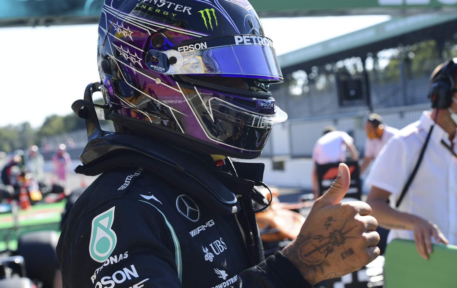 Hamilton sets fastest lap in F1 history to take Monza pole