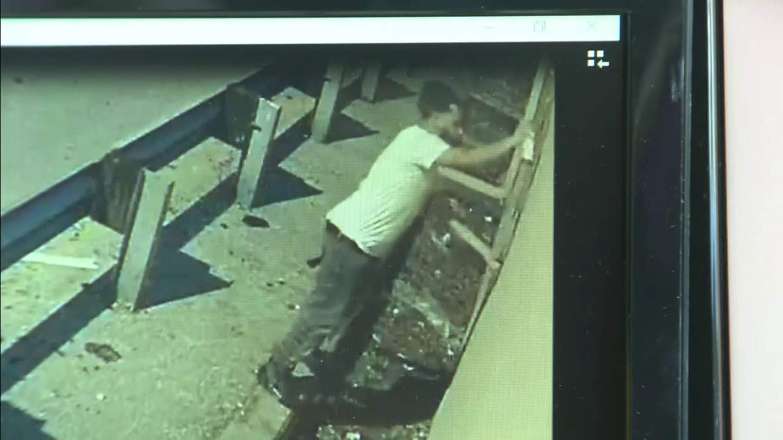 Graffiti bandit targeting Hollywood business not deterred by security cameras - WPLG Local 10