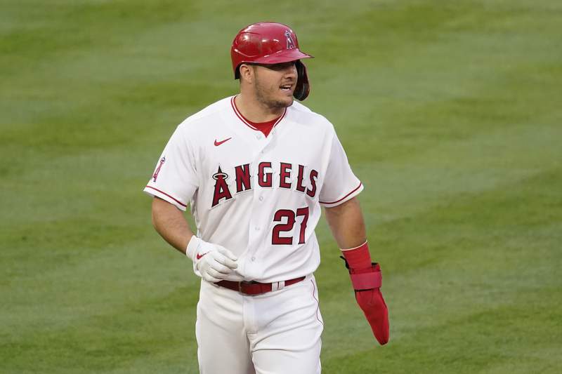 Angels star Mike Trout out 6 to 8 weeks due to calf strain